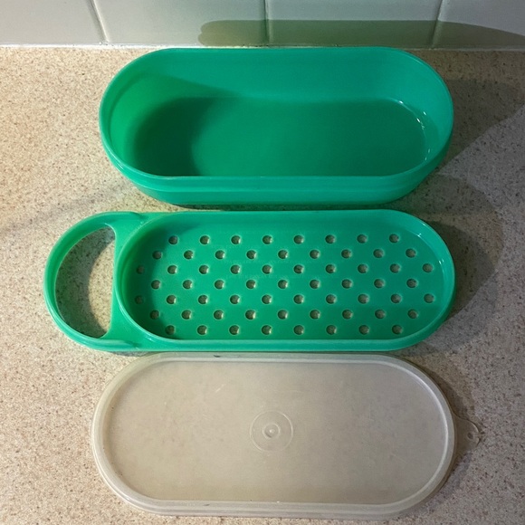 Vintage Tupperware jadeite 3-pc cheese grater set - Picture 1 of 5